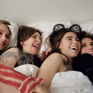 Sigge Eklund Instagram - Idag gratulerar vi geniet Lena Dunham för att Girls fyller 10 år. Idag tänker vi på det mirakel som är hon, och på det pris hon fått betala. Idag sprider vi ordet. Idag ser vi om valda avsnitt och intalar oss att det kommer att komma fler serier som är så bra, så banbrytande och som kommer att få den typen av inflytande (fast vi innerst inne vet att det inte kommer hända). Idag tänker vi på dig, idag tackar vi dig!!!! ❤️ @lenadunham