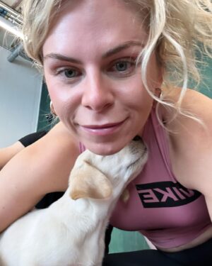 Sigurbjörg Alma Ingólfsdóttir Instagram - What’s heaven like I hear you ask? It’s spending the morning with 8 week old Labrador puppies in puppy Pilates 🐶 Best wedding gift ever @kara.lucia 🙏🏻😘 highly recommend @puply.io for some puppy Pilates and yoga 🥰 #puppies