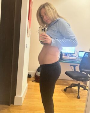 Sigurbjörg Alma Ingólfsdóttir Instagram - February ✨ filming and finding out we are having a little baby boy 👶🏼💙🥰