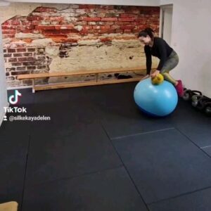 Silke Kayedelen Instagram - "Die Bedeutung des Gleichgewichts und Pezziball-Übungen für die Oberschenkel"

 #Gleichgewichtstraining #Pezziball #Oberschenkeltraining #Fitness