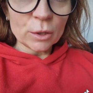 Silke Kayedelen Instagram - 🌟 Gesund abnehmen mit Silke Kayadelen! 🌿

Hallo meine Lieben,

das hat mir eine Kundin geschrieben: "Ich muss keine Angst haben, wenn ich schwach bin. Obwohl ich von September bis Oktober eine Achterbahn der Gefühle hatte, habe ich trotzdem 2 kg abgenommen. Ich mache das für mich. Nicht für die anderen. Wenn ich mal schwach bin, ist es nicht schlimm. Abnehmen ist ein Prozess. Eine Umstellung für Leib und Seele. Für mich!!! Stress? Nein danke. Dinge können auch mal liegen bleiben. Sie laufen nicht weg 😉 Macht mit und entdeckt eure beste Version! 🚀 Kontaktiert mich mit #SilkeKayadelenFit und startet eure eigene Reise zum Wohlfühlgewicht
#abnehmen #dauerhaftabnehmen #coaching  #foodcoach