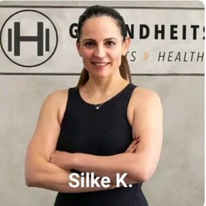 Silke Kayedelen Instagram - Entfessle deine Energie am Sonntag!

Bereit, deinen Sonntag mit Power zu füllen? Schließe dich uns in der Gesundheitsschmiede e.V in Velbert an, wo wir dich zu einem energiegeladenen Tag einladen!

11 Uhr: Bodyweight HIIT
Spüre, wie deine Muskeln arbeiten und dein Herz pumpen, während du dich durch ein intensives Bodyweight HIIT-Training kämpfst. Keine Ausrüstung erforderlich, nur deine Entschlossenheit!

12 Uhr: Fitnessboxen
Schlag dich fit! Tauche ein in die Welt des Fitnessboxens und erlebe, wie du Körper und Geist stärkst, während du dich durch Schläge und Kombinationen bewegst.

Mit unserer Trainerin Silke Kayadelen, der Geschäftsführerin der Gesundheitsschmiede e.V., wirst du motiviert und geleitet, um das Beste aus deinem Workout herauszuholen!

#EnergieTanken #FitMitSilke #SonntagsPower #GesundheitsschmiedeVelbert