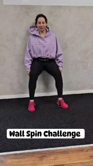 Silke Kayedelen Instagram - Wer wird das mal versuchen?  #Challenge #wallspin #StayFit55 #silke_kayadelen #SilkeKayadelen