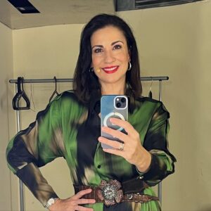 Silvia Jato Instagram - Preparada para los premios @cepyme #xedición con la presencia de su #majestad @casarealdeespana Enhorabuena a los premiados y participantes. Gracias por contar conmigo! Entre los asistentes, @minecogob_  @ceoe_es