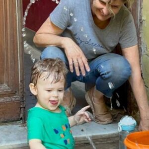 Silvia Kutika Instagram - Un pequeño chorrito de agua produce una gran alegria!