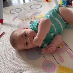 Silvia Kutika Instagram - Un pequeño haciendo algo grande!