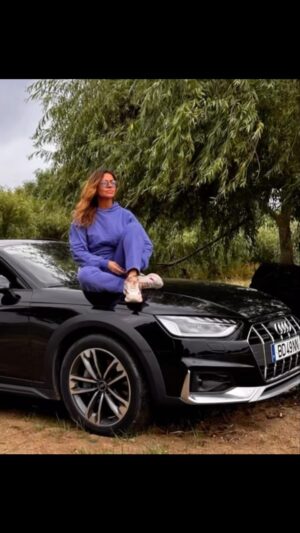 Sílvia Rizzo Instagram - Sempre tive paixão por carros e nunca me canso de conduzir 
Tenho agora oportunidade de experimentar as mais recentes versões de algumas marcas 
Experiência 1
Audi A4 
Versão Suv em formato carrinha, com  tração integral, dá uma condução totalmente segura mesmo fora de estrada 
Bastante confortável e bem equipada!
sem medo das curvas 👌🏼🤩

.
#audi #A4allroad
#navanguardadatecnica 
@audi.pt
#pub