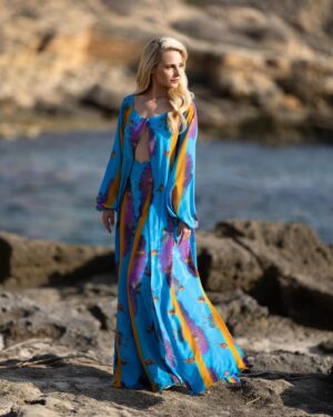 Silvia Schneider Instagram - Triton Cape & Trousers 

Gerne präsentiere ich euch ein weiteres Outfit meiner neuen Modern Mermaid Kollektion! 

Blau, violett, orange: In den großzügigen Silhouetten von Cape und Hose spiegelt sich die ganze submarine Farbwelt wider. Anschmiegsam, atemberaubend, außergewöhnlich!

Finden Sie ab sofort die gesamte Kollektion online und bei @stefflthedepartementstore. 

#summercollection #summerfashion #modernmermaid #newin #mermaidstyle #beachwear #newcollection