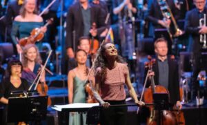 Silya Nymoen Instagram - «Festkonserten Oslo Pride 50 år» i Operaen med KORK og masse artister sendes på NRK1 ikveld 21.10 🥳 og ligger også på nrk.no hvis du vil se den når du vil. Mens du elsker den du vil 🥰🌈
Fortsatt happy pridemåned og god paradedag @oslopride 🏳️‍🌈❣️
*
*
Fotos: Erik Berg