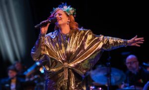 Silya Nymoen Instagram - «Festkonserten Oslo Pride 50 år» i Operaen med KORK og masse artister sendes på NRK1 ikveld 21.10 🥳 og ligger også på nrk.no hvis du vil se den når du vil. Mens du elsker den du vil 🥰🌈
Fortsatt happy pridemåned og god paradedag @oslopride 🏳️‍🌈❣️
*
*
Fotos: Erik Berg