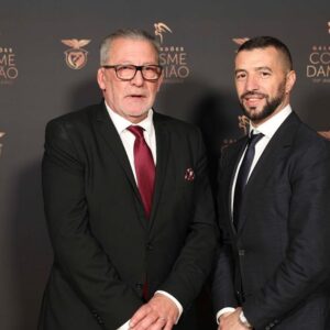 Simão Sabrosa Instagram - Galardões Cosme Damião 
Parabéns, Sport Lisboa e Benfica!
119 anos de história!
#EPluribusUnum