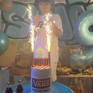 Simão Sabrosa Instagram - 9 anos de um menino que trouxe luz à minha vida, Parabéns Simãozinho amor dos papás @vavarebelo . Amo-te loucamente, tudo faremos para que continues com esse sorriso encantador 🎂O menino dos 3 S