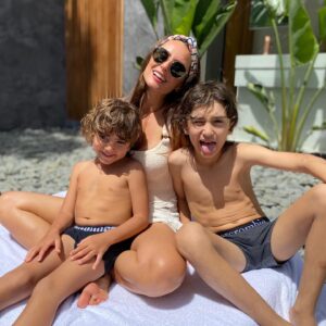 Simão Sabrosa Instagram - Feliz dia da mãe , you rock #mamãdemeninos @vavarebelo 
Love u 😍❤️
