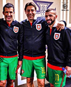 Simão Sabrosa Instagram - Um orgulho e uma grande honra representar a Seleção de @portugal 🇵🇹 @portugal.legends 

It’s always a great honor to play for 🇵🇹 @portugal @portugal.legends 
#Figo7 #RuiCosta10