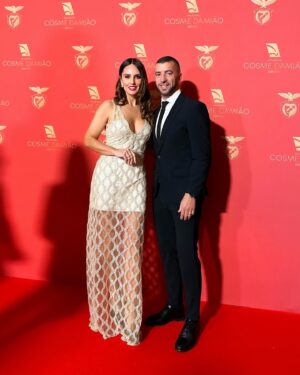 Simão Sabrosa Instagram - Sobre a Gala de ontem. 
Uma noite muito bonita. Entrega dos Galardões Cosme Damião. Parabens Benfica. 120.º anos do Sport Lisboa e Benfica