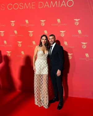 Simão Sabrosa Instagram - Sobre a Gala de ontem. 
Uma noite muito bonita. Entrega dos Galardões Cosme Damião. Parabens Benfica. 120.º anos do Sport Lisboa e Benfica