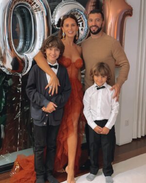 Simão Sabrosa Instagram - Feliz 2021 a todos ,espero que  2020 nos tenha ensinado algo para o futuro , eu sou feliz e desejo a todos um feliz ano  21 , porque o que já passou não foi nada bom 😂.