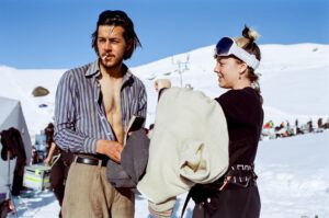 Simón Hempe Instagram - La Sociedad de la Nieve es la décima película más vista de la historia de habla no inglesa, con 51 millones de visualizaciones. Están locos 🥺 Gracias!