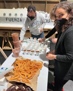 Simón Hempe Instagram - barcelona me trae muchos recuerdos..
los encuentros, las lecturas, los amigos nuevos, los ensayos previos al rodaje de la sociedad de la nieve 🥹 
ya pasaron mas de dos años.

@societyofthesnow