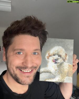 Simon Krätschmer Instagram - Ich bin begeistert! Dank an den / die Künstler*in „Taradoxon“ für diesen fantastischen Pöddl.