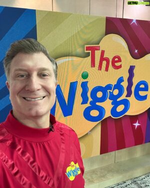 Simon Pryce Instagram - In Canada announcing our Ready Steady Wiggle Nth American tour. 🕺🏼
Tickets on sale now. Can’t wait to see you at the show. Double The Wiggles, double the fun. 😀
Head to www.thewiggles.com for US and Canada ticket info. 

#thewiggles #readysteadywiggle #canada #USA #thegreat8