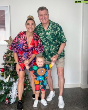 Simon Pryce Instagram - HOLIDAY TIME! 🏝️ #justatadexcited