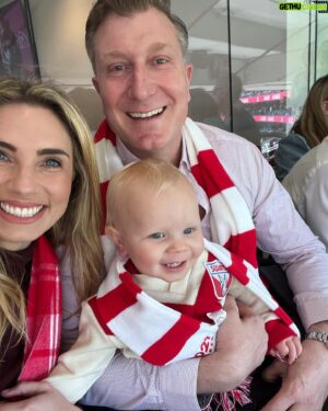 Simon Pryce Instagram - Not that we are influencing his choice in team at all 😆 GO @sydneyswans 🔴⚪️ #sydneyswans