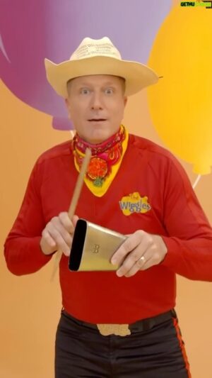 Simon Pryce Instagram - Simon heard you had a fever, and there’s only one prescription for that…

#morecowbell #thewiggles