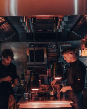 Simon Rérolle Instagram - New Music Video “French Sauce”featuring @oscarlesage 👨‍🍳🇫🇷 OUT OCTOBER 19…