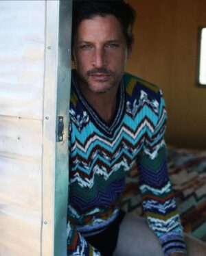 Simon Rex Instagram - New @behindtheblinds regalia … extremely rare and borderline tiptronic situation we have on our hands here. 📸 @hadar_pitchon