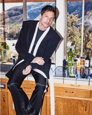 Simon Rex Instagram - Did a crispy lil shoot for @mrfeelgoodhq - got to wear some regalia and I look like Brad Pitt had a baby with Bill Murray. I’m going for sexy/funny and you can’t stop me. @fendi and @hoorsenbuhs helped me achieve that. 📸 @guyaroch