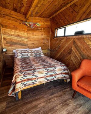 Simon Rex Instagram - Tiny guest house complete! ✅ …. Off grid life is so crispy in Joshua Tree 🌵