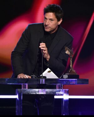 Simon Rex Instagram - I’ve had a pretty amazing life but last night takes the cake. Thank you @filmindependent @a24 and I owe it all to @bakermovies for rolling the 🎲 🎲 on me. Sorry I blacked out on stage and forgot to thank my mom and some of @redrocketmovie team. And thanks @fendi for the crispy suit ! You know who you are. ❤️