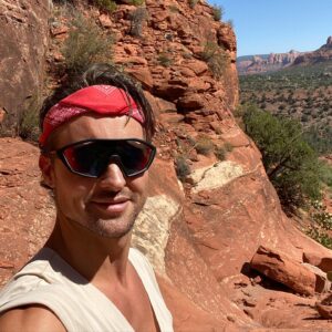 Simon Sherry-Wood Instagram - Oh hey guys! 👋🏼 Did I miss anything? No? Ok cool ✌🏼 #hiatus #sedona