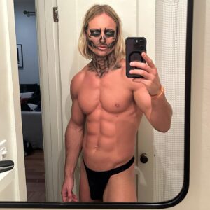 Simon Sherry-Wood Instagram - When you’re dead but hoe is life (pt 2)
👹 #HappyHalloween