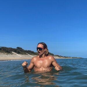 Simon Sherry-Wood Instagram - It was…..chilly (on the willy) 💦 #theirishsea 🇮🇪
