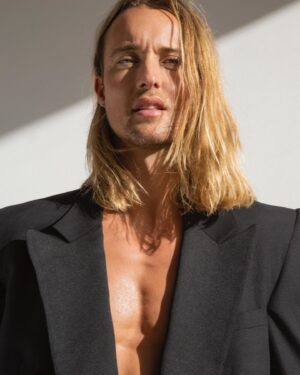 Simon Sherry-Wood Instagram - Me 2022 by @tonyduranphotos