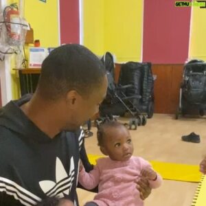 Simon Webbe Instagram - I went to my daughter @cyanshenelwebbe second sensory class yesterday and we made a new friend.😂
Jelly on a plate 😂😂