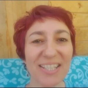 Simona Babčáková Instagram - Zdravím všechny, kteří jste 13.7. na dovolené v okolí Sedmihorek. Od 20h budeme hrát improvizaci se skupinou NO A! a věřím, že se jako vždy pobavíte. 😀😀😀