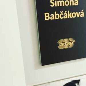 Simona Babčáková Instagram - Tak aspoň jsem to zkusila.
@prazskacokolada
@gallidistillery 
 a celou dobu v @bosobotyleguano 😀😀
#steinerkovark
#prazskacokolada
#mujpribehscokoladou
#stardance