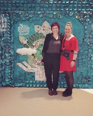 Simona Babčáková Instagram - Takže klasika! Avízuji, že přinesu věci na swap na Good festival ve Westfieldu Chodov a zapomenu je doma. 😀 takže druhý pokus! Dnes tedy opět budu na návštěvě festivalu od 16h. Festival potrvá do 28.5. A pokud máte něco, co chcete poslat dál, protože vám přijde škoda to vyhodit, přineste to tam. A při té příležitosti si třeba vyrobíte hmyzí domeček nebo šperk z kapslí od kafe nebo se s někým seznámíte nebo se necháte inspirovat k drobným změnám ve vašem životě, kterými můžete podpořit úsilí o udrzitelnější styl života. 🙂