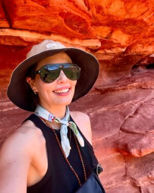 Simona Rýdlová Instagram - Červené skály v kouzelné Sedoně, Arizona 🌄
Už jsem na cestě zpět a těším se na vás ♥️
.
#faceyogasimona #arizonadream