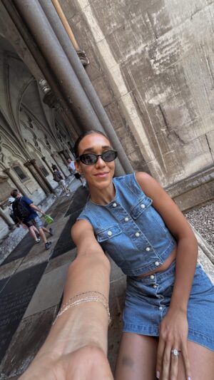 Simone Boyce Instagram - The perfect day in London! 🇬🇧🎡💂🏽