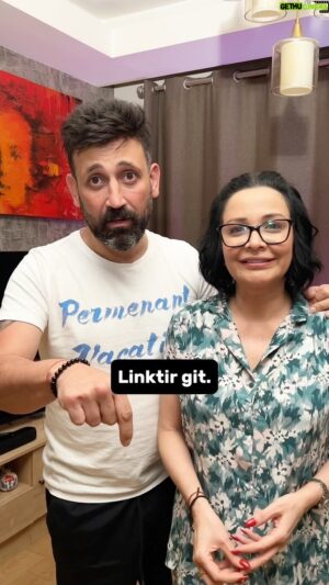 Sinan Çalışkanoğlu Instagram - Herkese merhabaa🤩 bu haftanın konuğu sizlerin de çok sevdiği Hades! Yani Sinan Çalışkanoğlu oldu! Çooook keyif aldığımız, aşırı güldüğümüz bir video çektik. Video tam şu an yayında link ise Bio’da! 💞 @sinancaliskanoglu