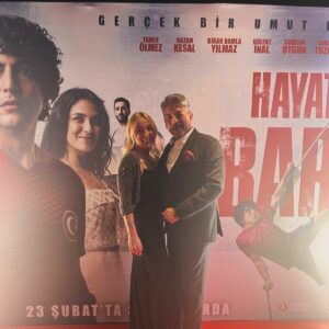 Sinan Tuzcu Instagram - Galacılık 🧿 @beyzakapu 💙 …. @hayatlabarisfilm 
23 Şubat’ta sinemalarda 🖖 galada giydiğim takım elbise @altinyildizclassics ⭐️teşekkür ederim 🙏