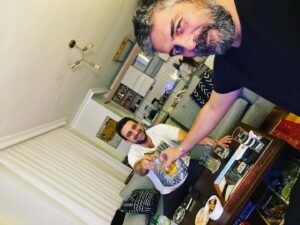Sinan Tuzcu Instagram - Bu yerləri bu göyləri
Yağış yuyur ,gün qurudur.
Bu dünyada çox şeyləri
Yağış yuyur ,gün qurudur.

Gözümüzün yaşını da,
Bağrımızın başını da
Qəbrimizin daşını da
Yağış yuyur ,gün qurudur.

Gələn nədi ,gedən nədi?
Bələk nədi,kəfən nədi?
Bu dünya öz kefindədi
Yağış yuyur ,gün qurudur.

...Ulduzların tozunu da,
Lap günəşin özünü də,
Lap yağışın özünü də
Yağış yuyur ,gün qurudur...

ramiz rövşen