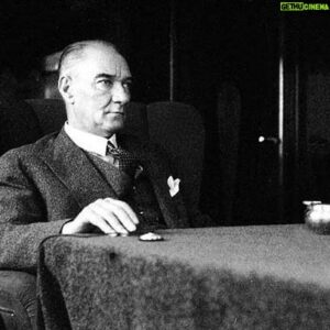 Şinasi Yurtsever Instagram - 19 Mayıs Atatürk'ü Anma, Gençlik ve Spor Bayramı kutlu olsun. “Atatürk 57 yıllık ömrüne 11 savaş, 24 madalya, 7 nişan, 13 kitap, 1 ülke ve milyonlarca özgür insan sığdıran büyük bir asker, siyaset ve devlet adamıdır.”