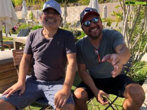 Şinasi Yurtsever Instagram - Kadim dostlar. @engingunaydn