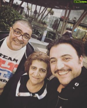 Şinasi Yurtsever Instagram - Anneler ve çocukları. @guleryurtsever @msadiyurtsever @sinasiyurtsever