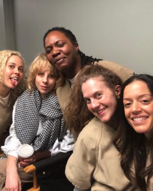 Sipiwe Moyo Instagram - 🧡WOW🖤 10 YEARS!!! I remember watching @oitnb for the first time at home and my mind being blown at seeing so many female and gender non-binary NYC actors of color doin’ the damn thang! So you can imagine my delight when #adeola came into my life and the rest was history. But not ALL history, because my #orangefamily is forever and still some of my best friends and greatest support system. Congratulations to the whole family for making history and thank you to @ijnej @jennifer_euston_casting @theladysja for this dream-come-true experience 🧡🖤🧡#orangeforever
.
.
.
.
.
.

#oitnb #netflix #oitnbseason6 ##bts #orangeforever #oitnbseriesfinale #adeola  @oitnb @netflix #adeolaaddict #dblock #lorna #yaelstone #impressions #jail #tothemax #prison #bunkie
.#oitnb #netflix #oitnbseason6 #oitnbseason7 #bts #orangeforever #oitnbseriesfinale #adeola  @oitnb @netflix #adeolaaddict #dblock #rats #lorna #tothemax #prison #oitnbseason6finale #rats #professionalrats #pousseywashingtonfund #orangeisthenewblack @sheisdash @daniebb3 @therebeccaknox @shirleyroeca @thebigfella @lauraprepon @yaelstone @nlyonne @uzoaduba @heyjenkeefe @danielladejesuavemente #sagstrike #sagaftrastrong #unionstrong